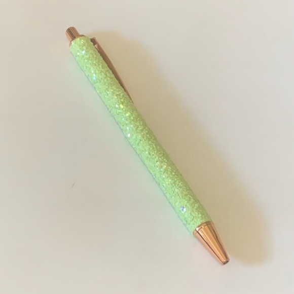 🍒🍒 (Bundle Only) Sparkly Green Refillable Metal Pen - Picture 3 of 5